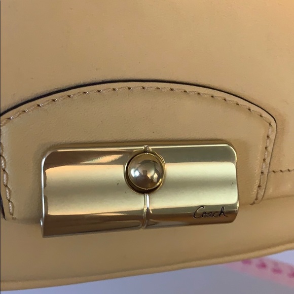 Coach Buttercup Yellow Crossbody - Picture 7 of 16